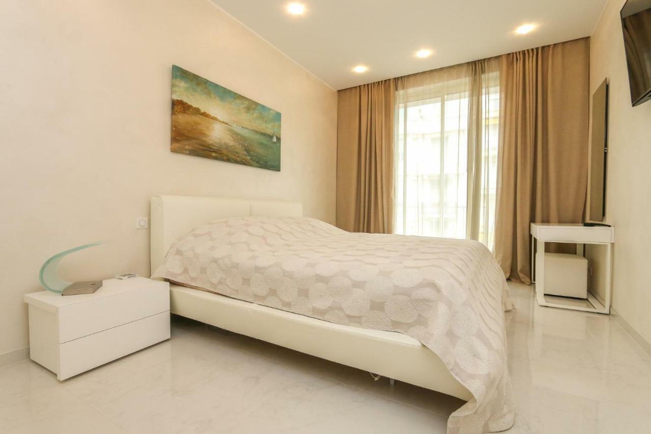 Seafront Modern Apartment นีซ ภายนอก รูปภาพ