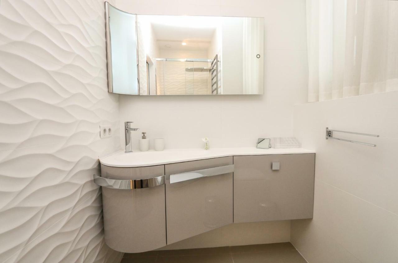 Seafront Modern Apartment นีซ ภายนอก รูปภาพ