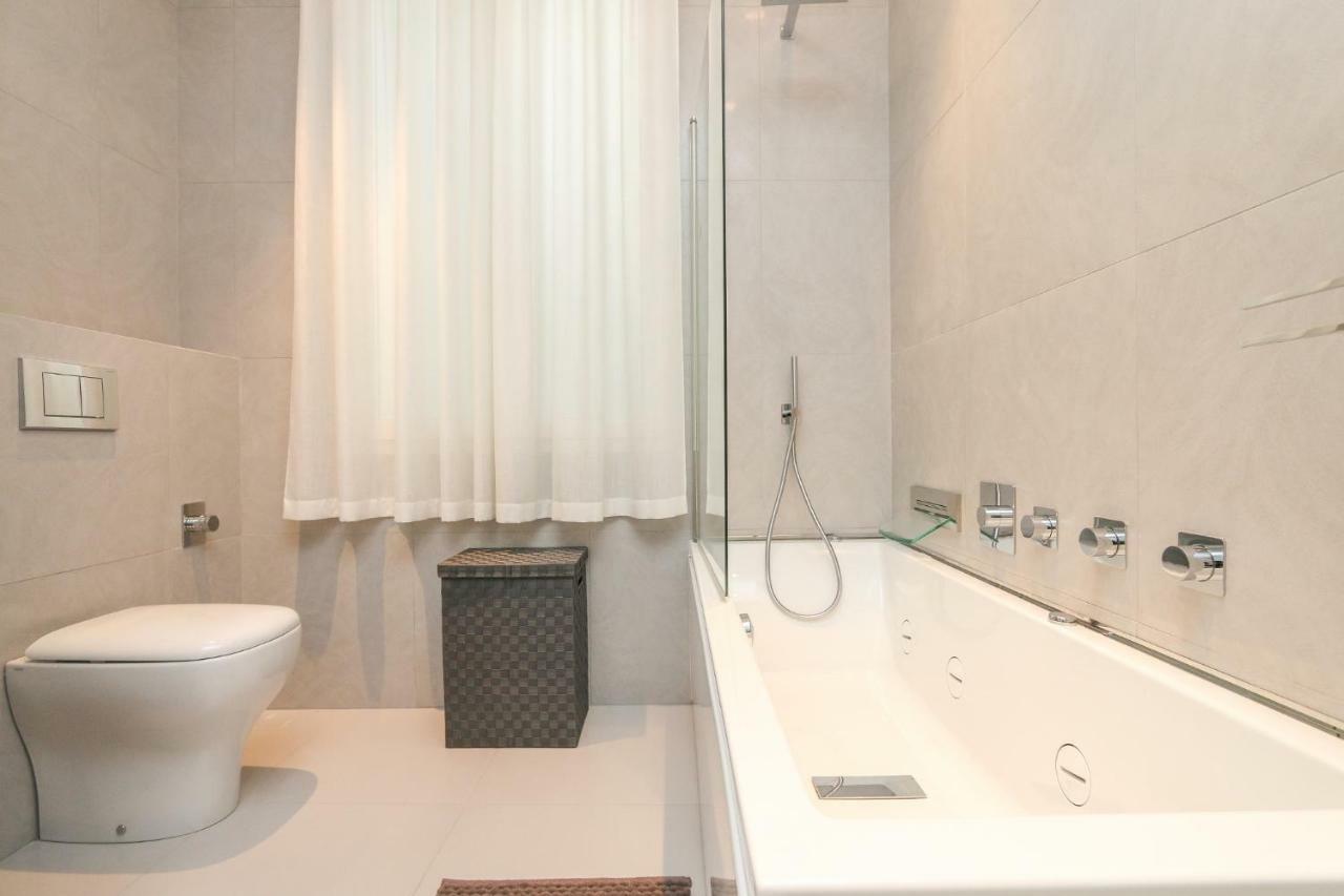 Seafront Modern Apartment นีซ ภายนอก รูปภาพ